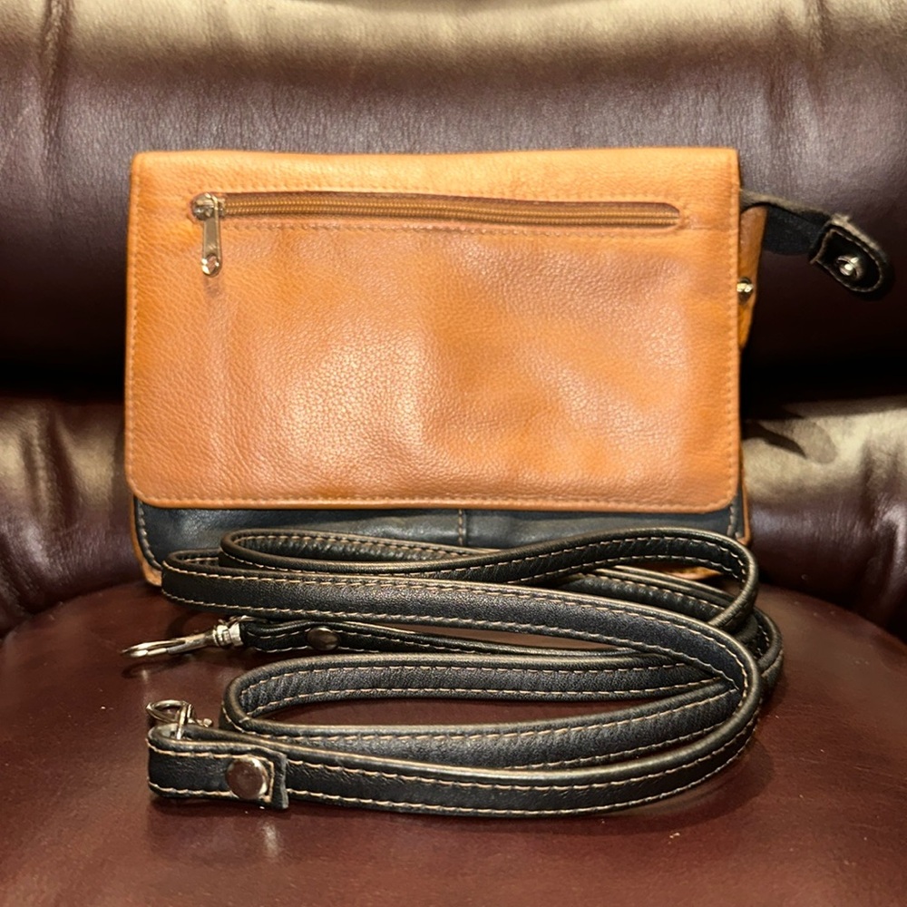 Hato Hasi Crossbody Bag